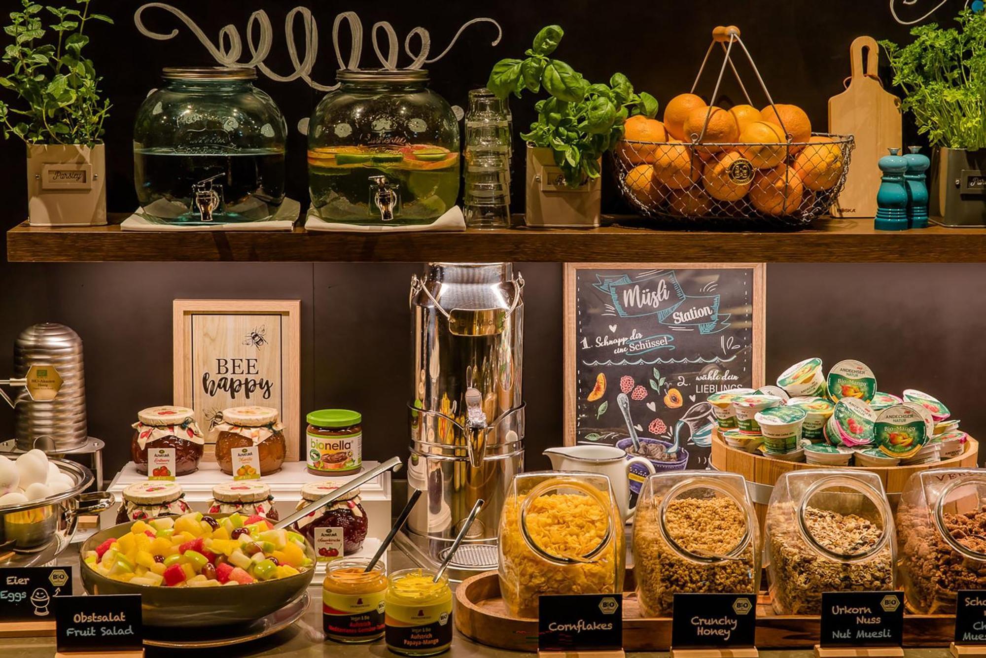 Motel One Hamburg-Altona Экстерьер фото