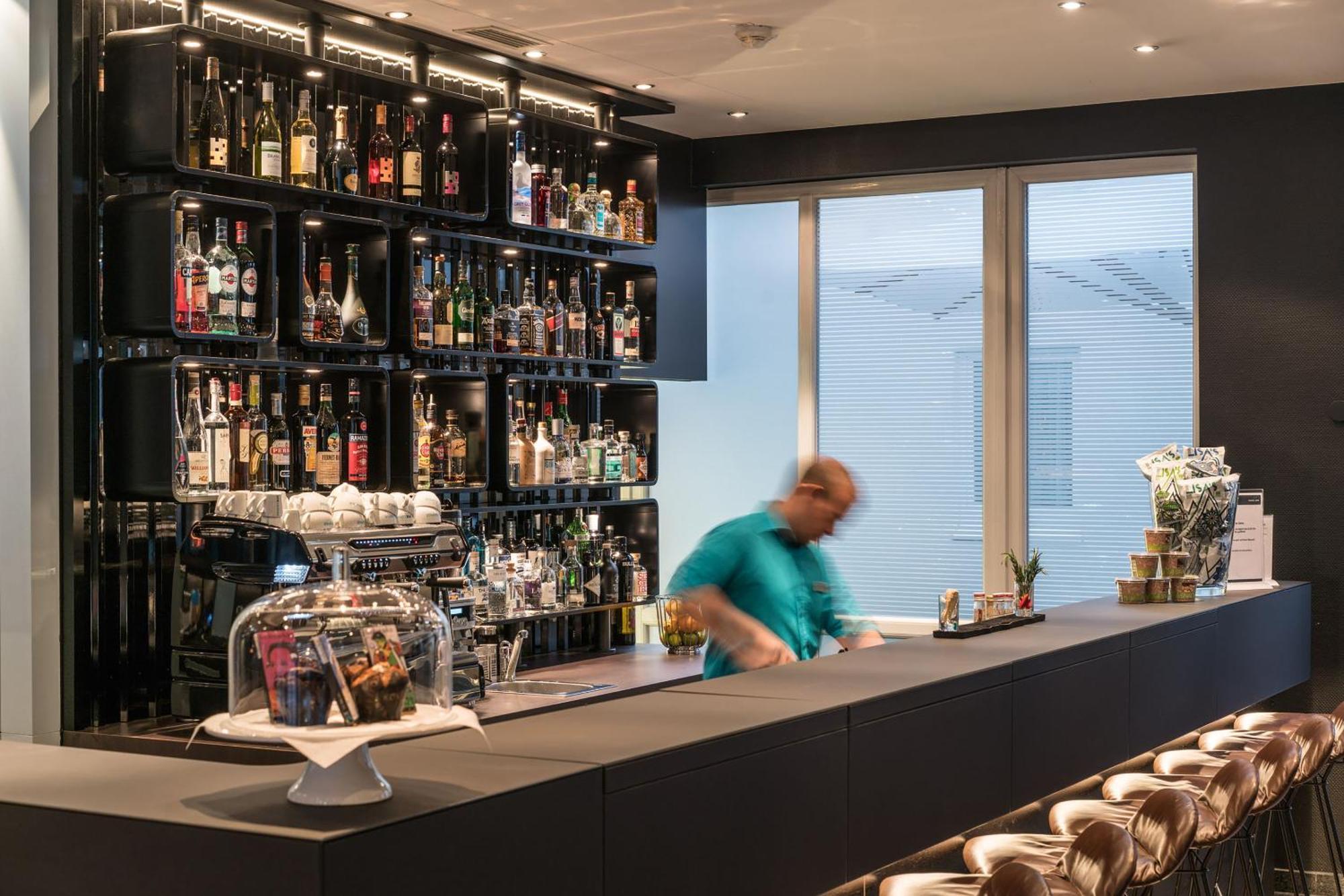Motel One Hamburg-Altona Экстерьер фото