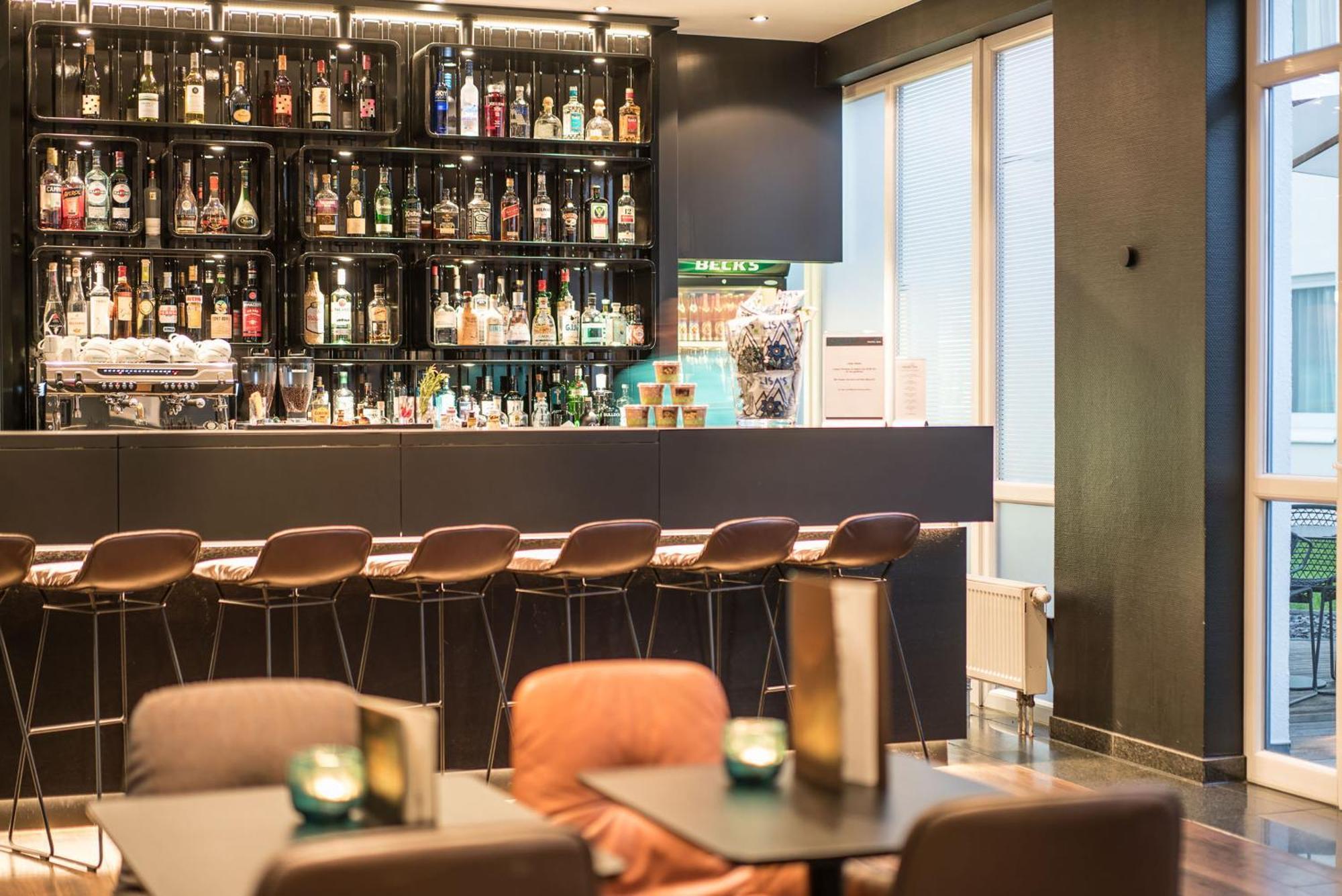Motel One Hamburg-Altona Экстерьер фото