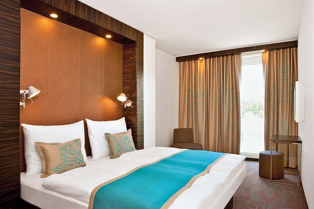 Motel One Hamburg-Altona Экстерьер фото