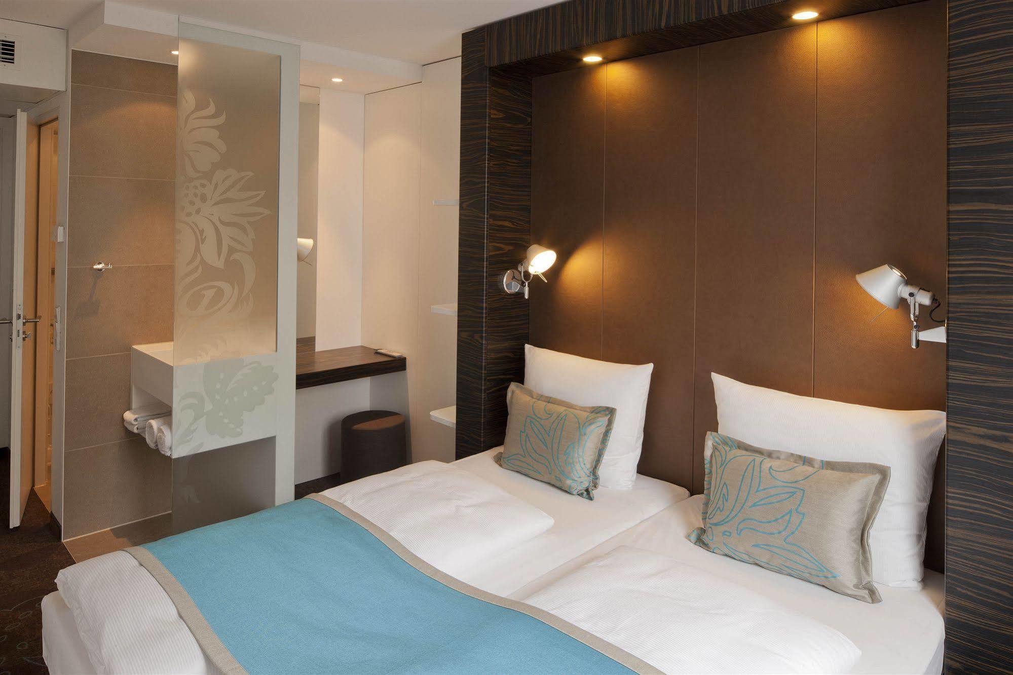 Motel One Hamburg-Altona Экстерьер фото